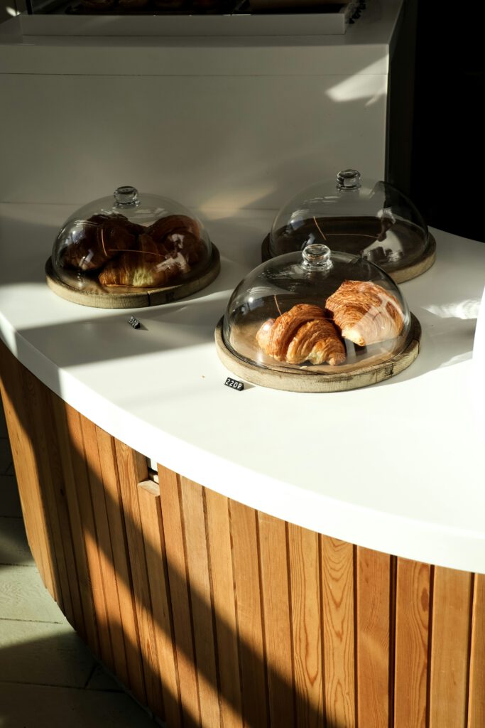 Ronde kastdeurtjes nodig voor jacht of interieur? Ritmeester CNC levert maatwerk, van halffabricaat tot eindproduct, met luxe afwerking en lichtgewicht opties. Ontdek het nu!